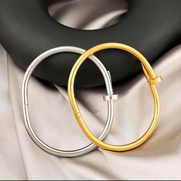 Juste En Clou Nail Silver Stainless Steel Waterproof Minimalist Bracelet - Picture 1 of 8